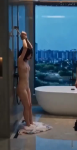 我是爸爸的新妻子